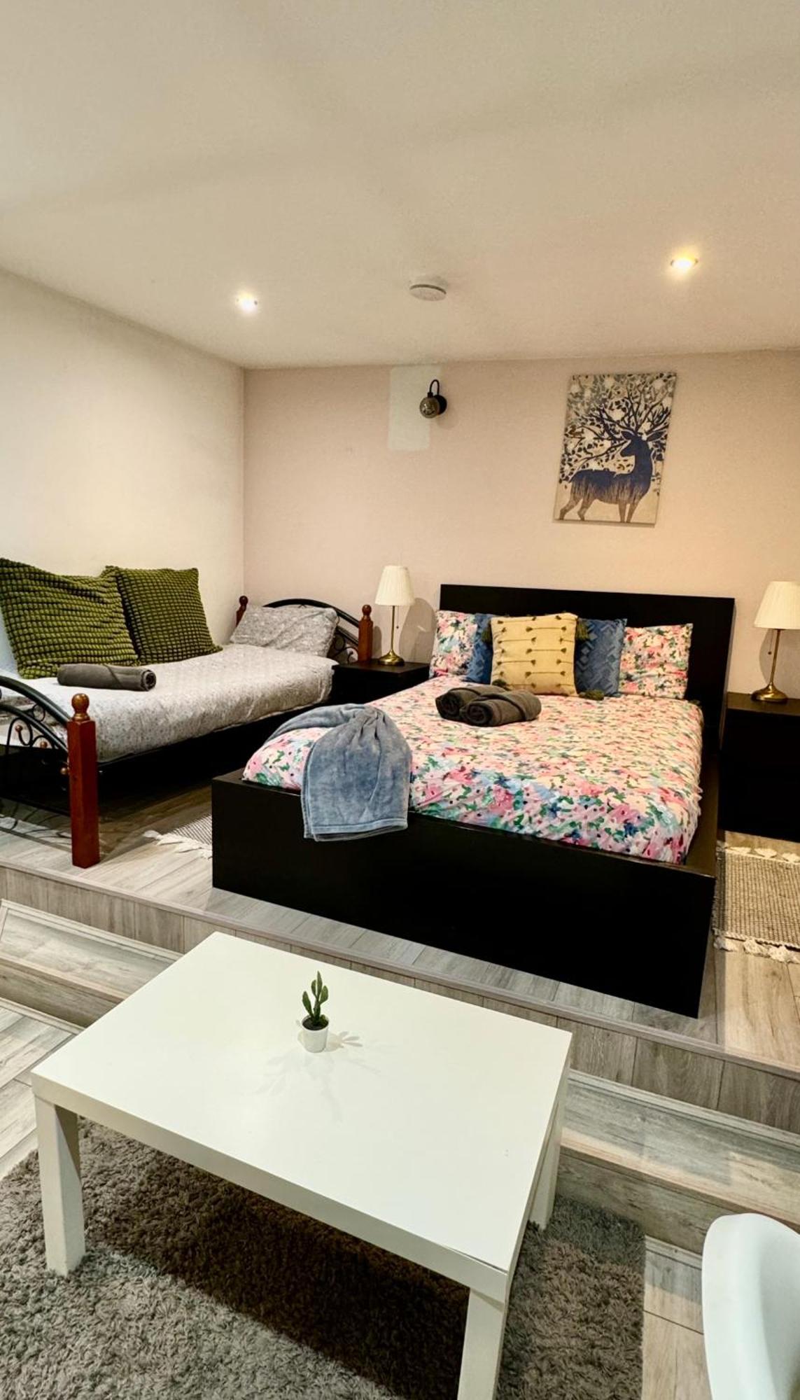 Apartmán Acton High Street Londýn Exteriér fotografie